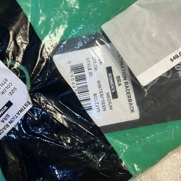 BACKCOUNTRY - Destination Racerback Bra in Wintergreen - Picture 3 of 5